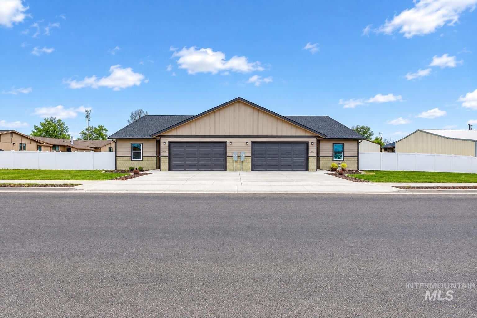 Property Photo: 606 Warner Avenue A &Amp B ID 83501