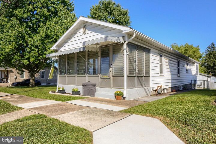 Property Photo:  5 W Beale Avenue  PA 17025 
