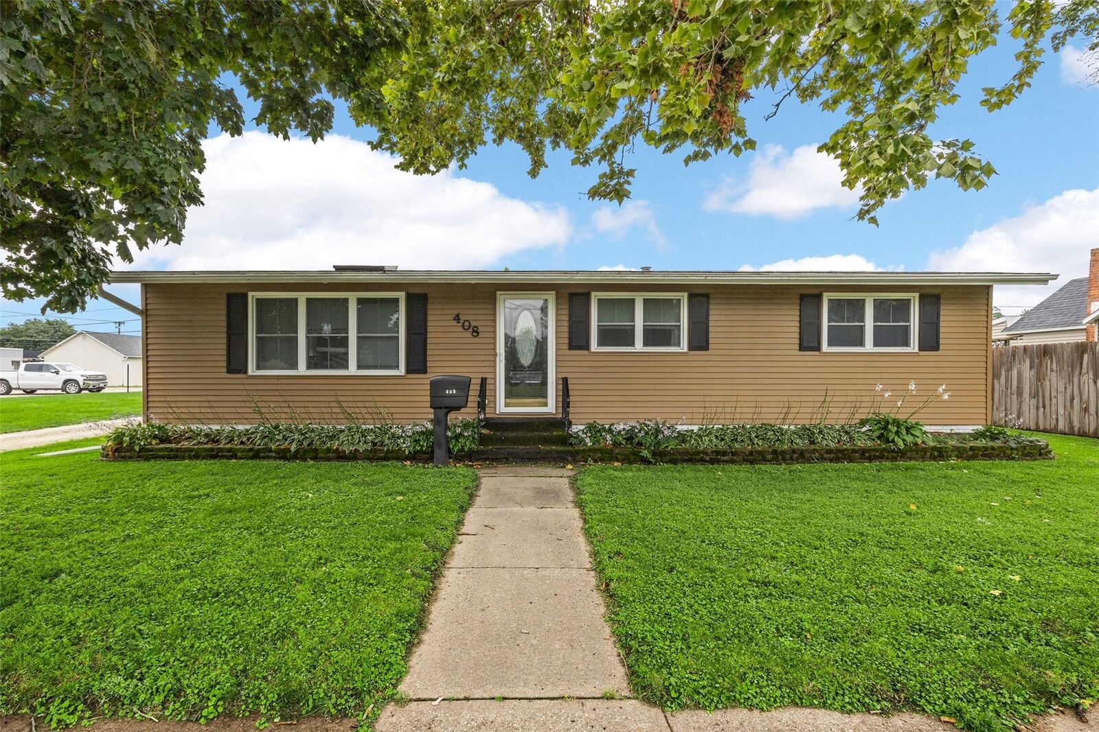 Property Photo: 408 W 3rd Street IA 52349