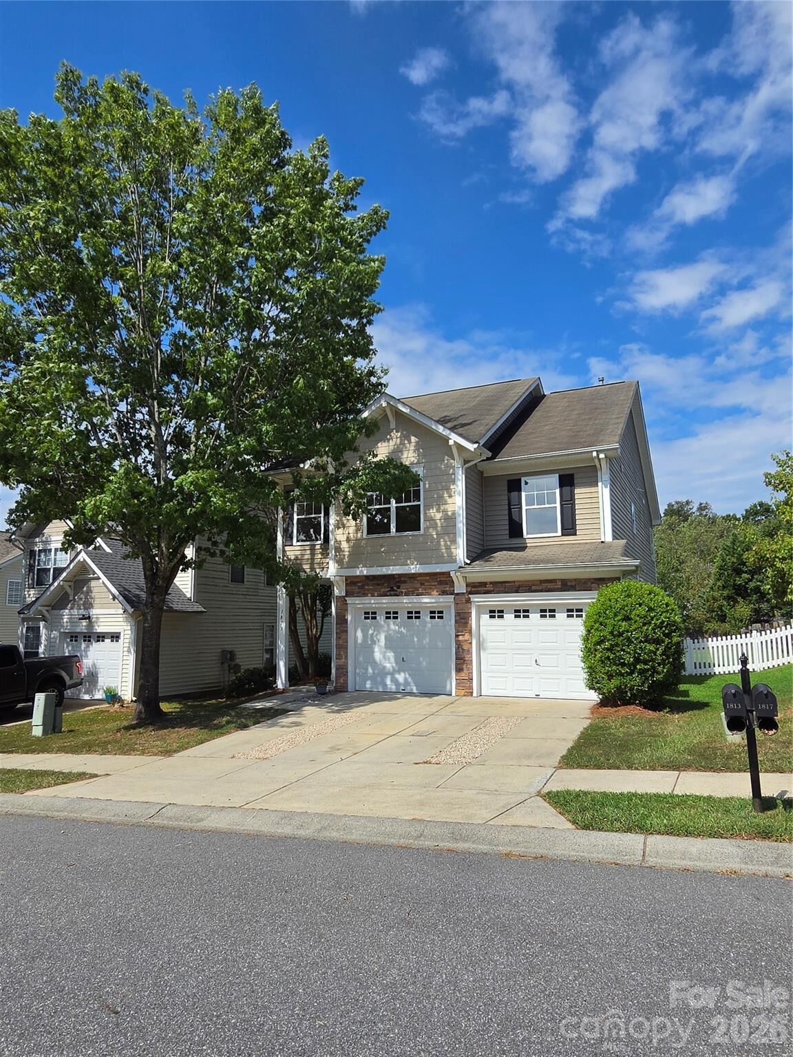 Property Photo:  1813 Crabapple Tree Lane  NC 28214 
