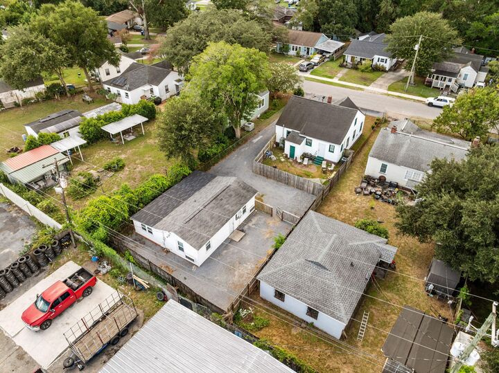 Property Photo:  3860 Chestnut Street # B A &Amp B  SC 29405 