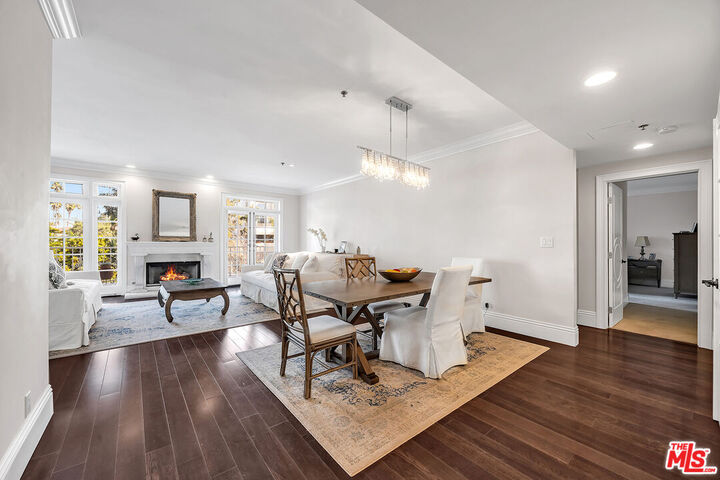 Property Photo: 1040 4th St, Unit 204 CA 90403