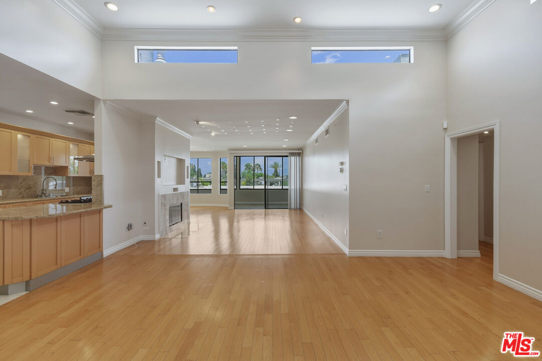Property Photo:  4443 Ventura Canyon Ave, Unit 304  CA 91423 