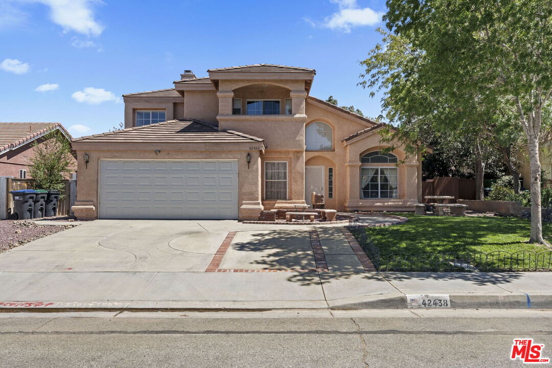 Property Photo: 42438 56th St CA 93536