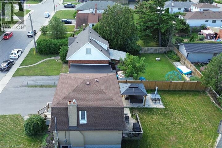 Photo de la propriété:  94 Howard Avenue  ON L9A 2W5 