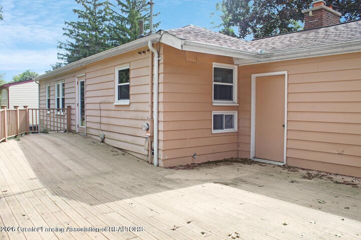 Property Photo:  1615 Ridgewood Drive  MI 48823 