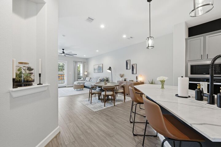 Property Photo:  1109 Robbie Street  TX 77009 