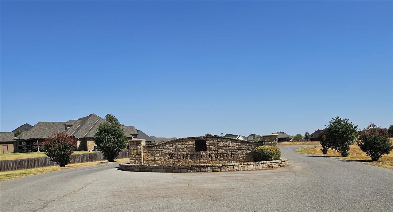 Property Photo: 1041 NW Still Water Trail OK 73507