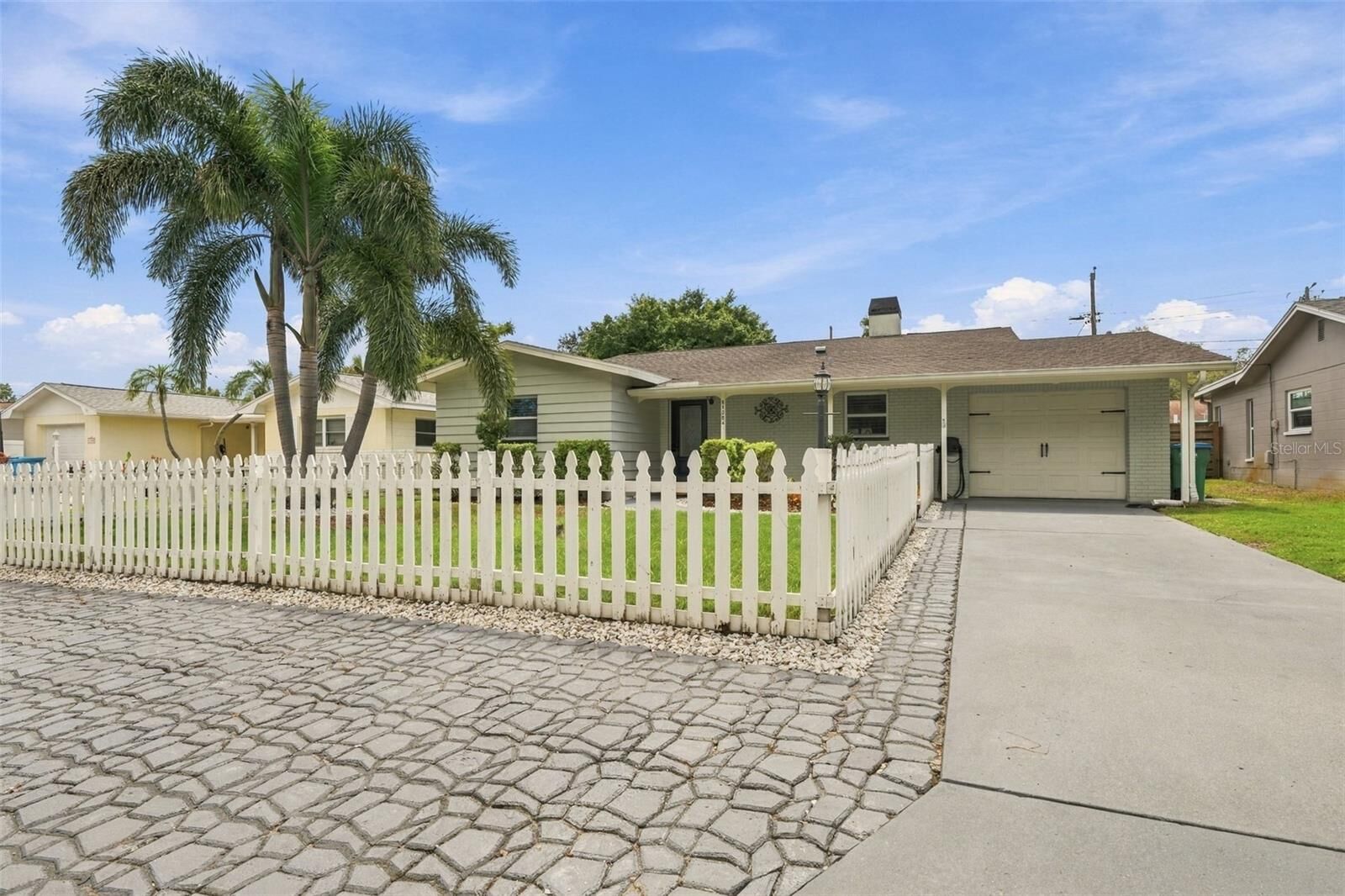 Property Photo:  11084 102nd Terrace  FL 33778 