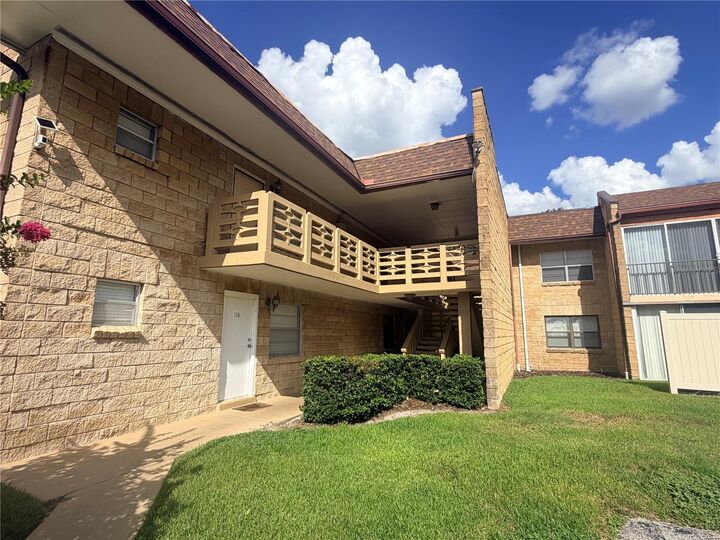 Property Photo: 2845 NE 3rd Street 215 FL 34470