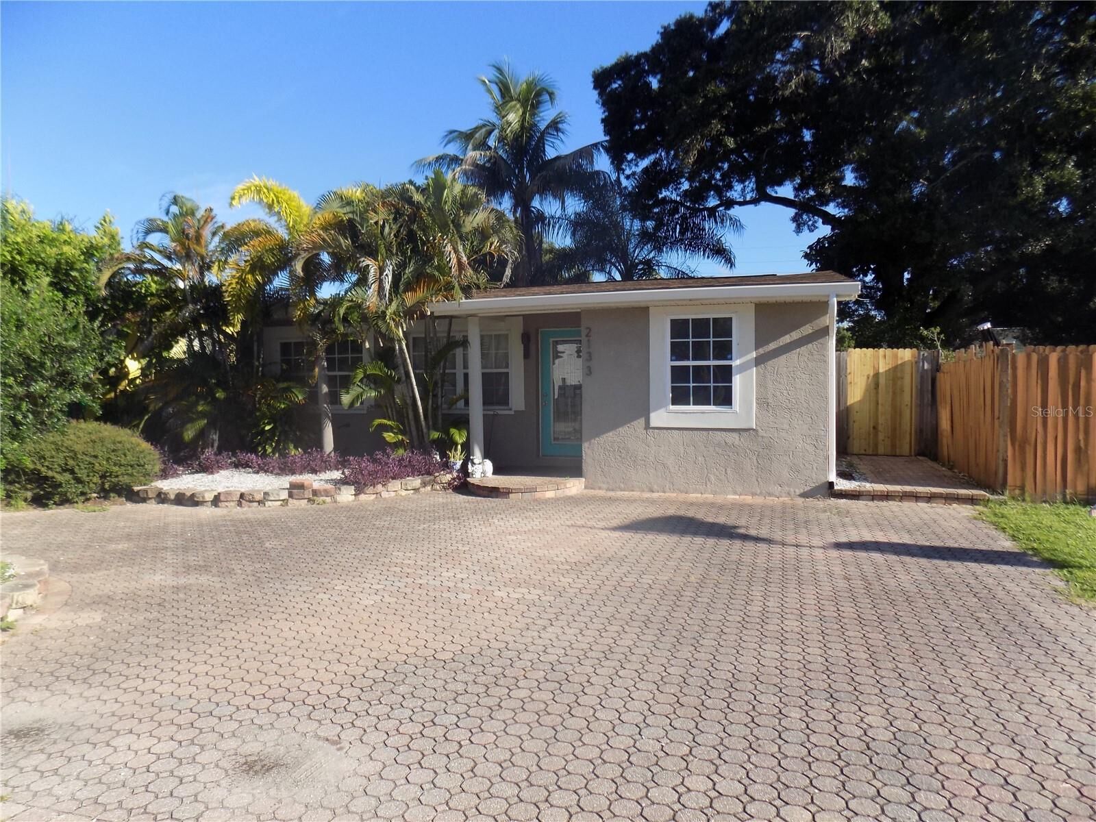 Property Photo:  2133 43rd Avenue N  FL 33714 