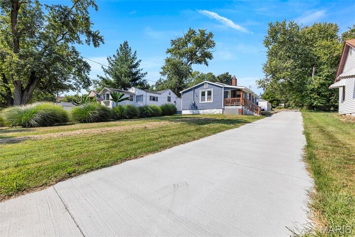 Property Photo: 21 Shumate Avenue MO 63043