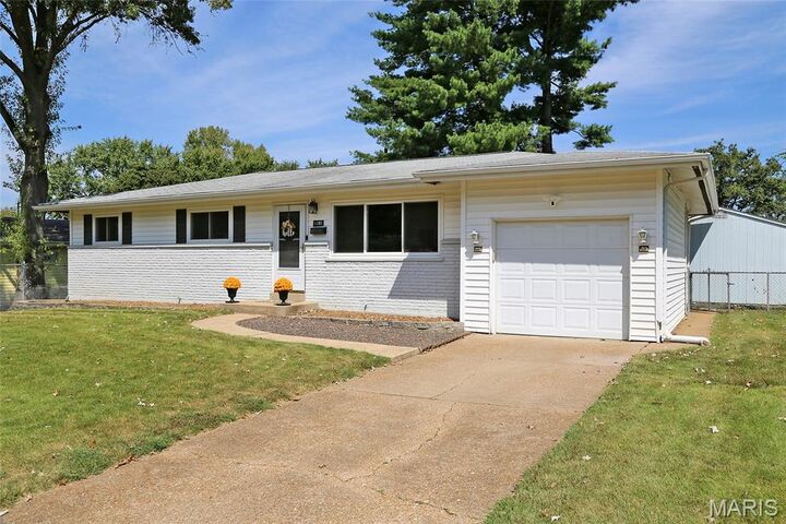 Property Photo:  1395 Ensenada Drive  MO 63031 