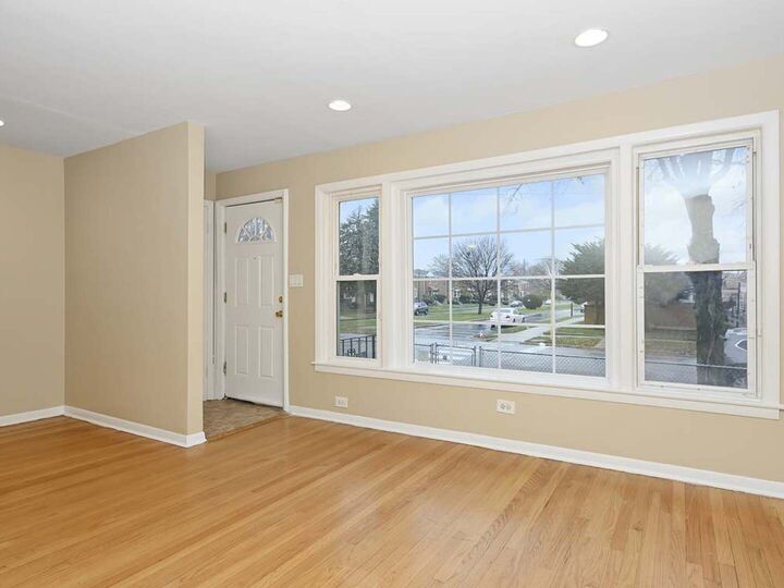 Property Photo:  155 W 81st Street  IL 60620 