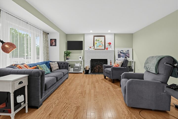 Property Photo: 1718 Midday Drive IL 60099