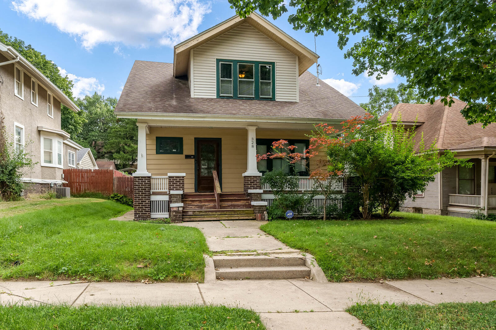 Property Photo: 328 Washington Street IL 61104