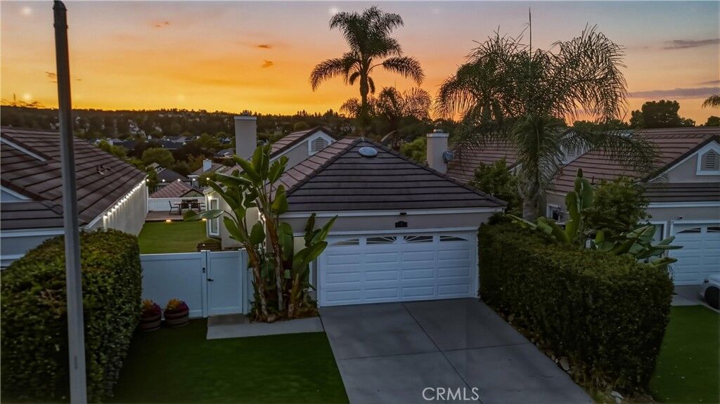 Property Photo:  19 Indian Hill  CA 92653 