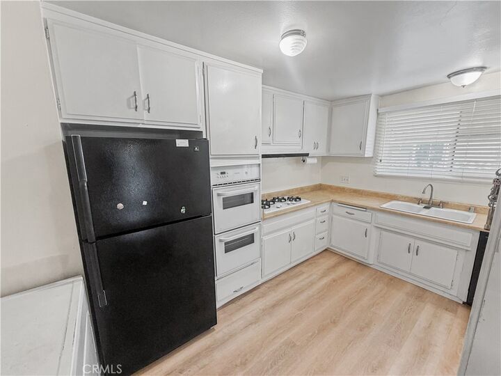 Property Photo:  23357 Mobile Street  CA 91307 