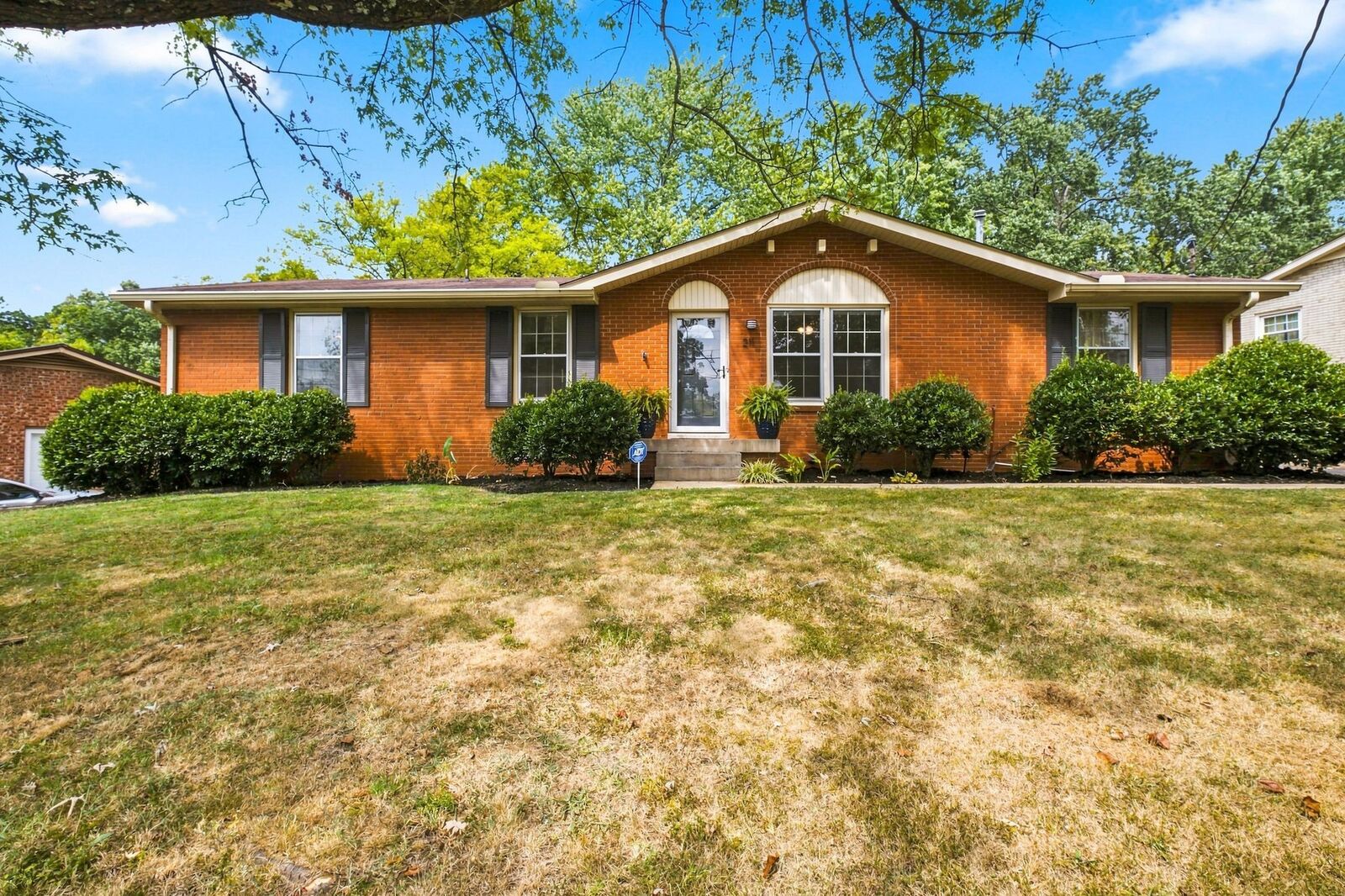 Property Photo: 211 Blue Ridge Dr TN 37138