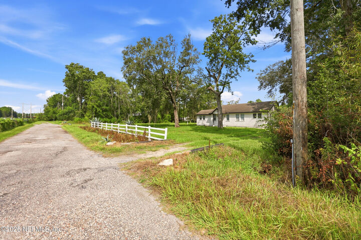 Property Photo: 10107 Parman Road FL 32222