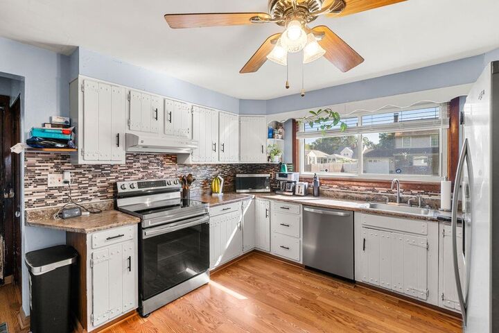 Property Photo:  70 Newgate Circle  NH 03102 