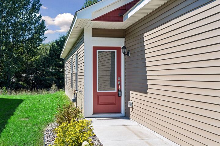 Property Photo:  413 Redwood Street N  MN 55008 