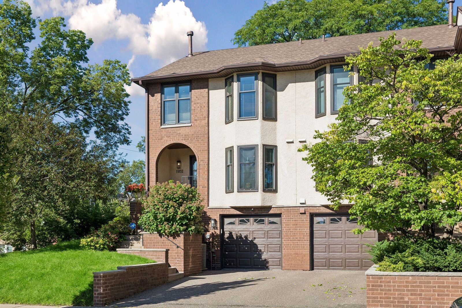 Property Photo: 1952 Dupont Avenue S MN 55403