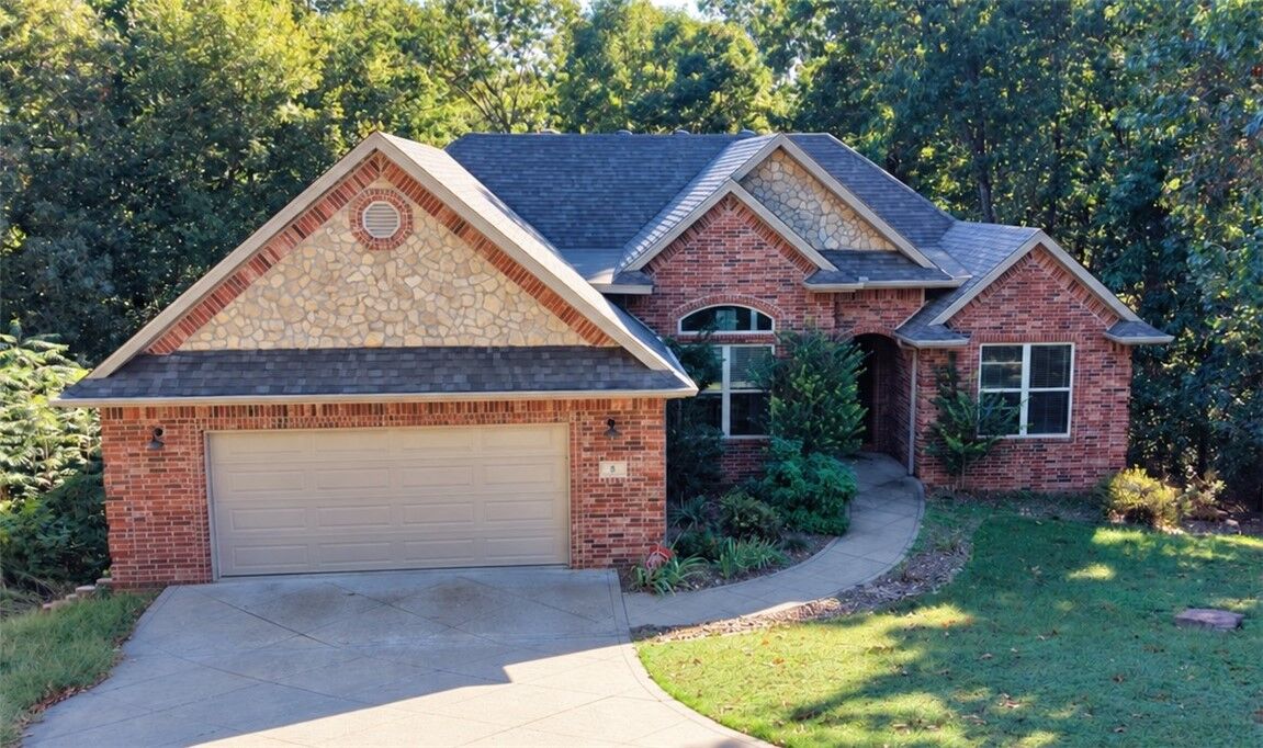 Property Photo: 8 Brougham Lane AR 72714