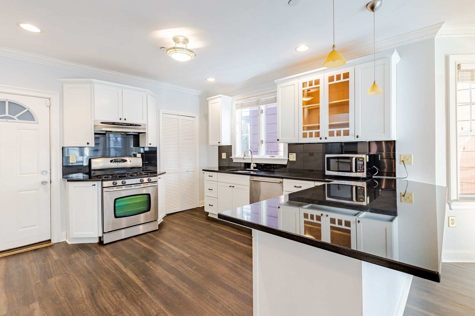 Property Photo:  68 Line St 1  MA 02143 