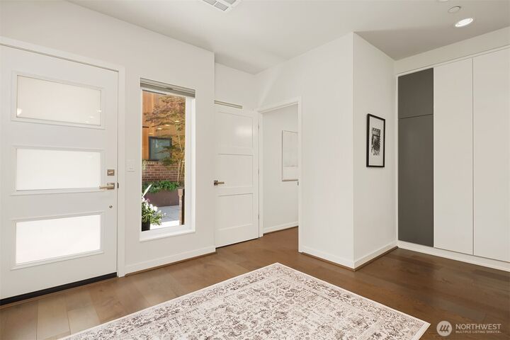 Property Photo: 3300 NE 65th Street 204 WA 98115
