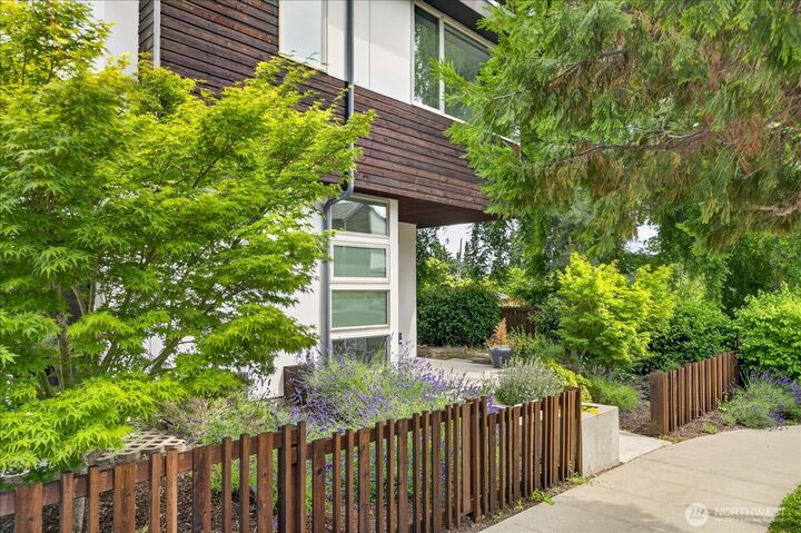 Property Photo:  4440  Renton Avenue S  WA 98108 