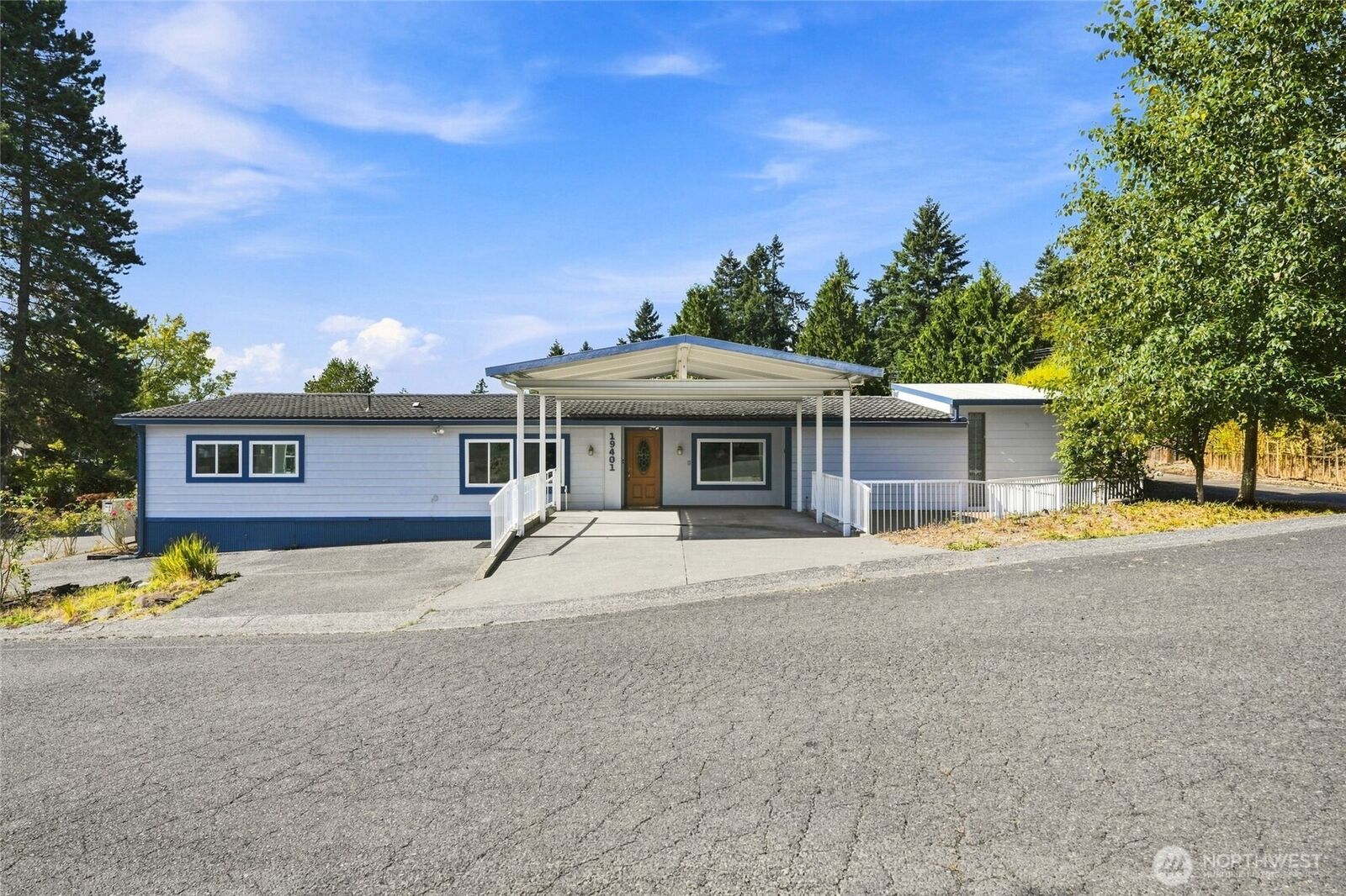 Property Photo:  19401  127th Avenue NE  WA 98011 