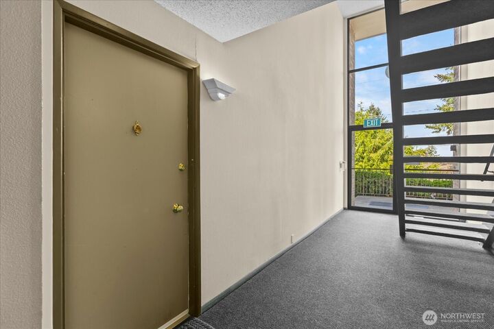 Property Photo:  330  Elm Street 205  WA 98203 