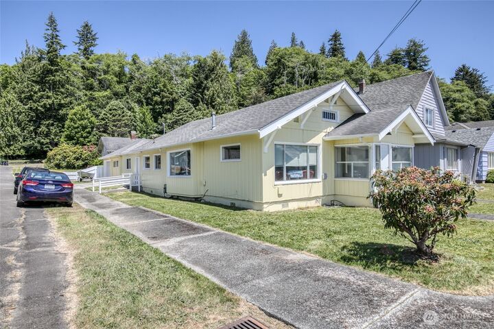 Property Photo: 401 Chenault Avenue WA 98550