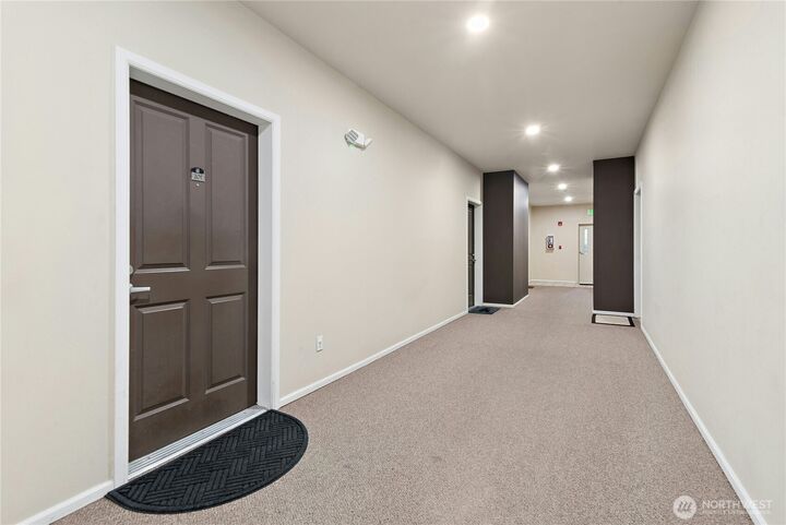 Property Photo: 517 225th Lane NE E202 WA 98074