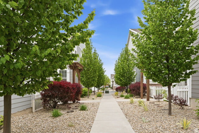 Property Photo: 256 E Kirsten Ln. N 142 UT 84054