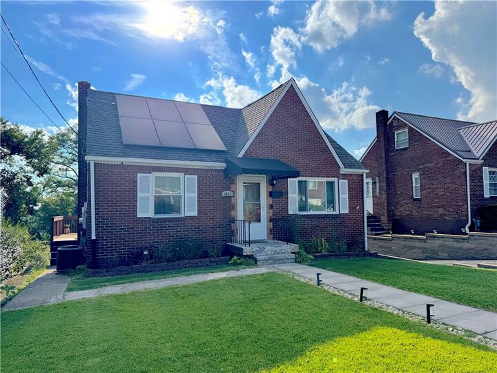 Property Photo: 3652 Oakleaf Road PA 15227