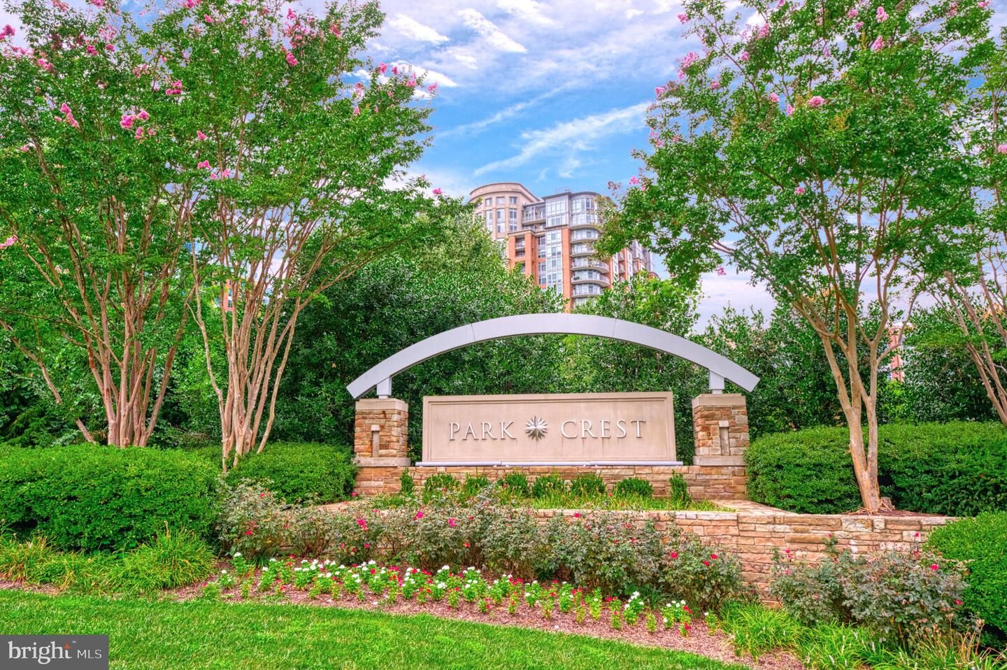 Property Photo:  8220 Crestwood Heights Drive 216  VA 22102 