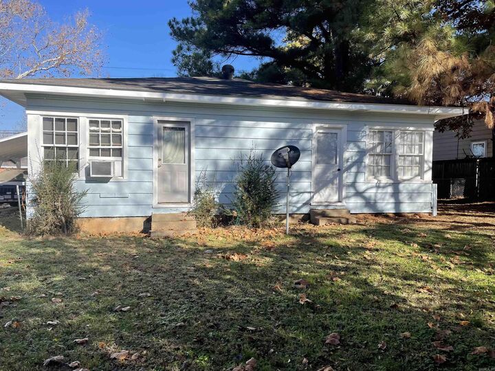 Property Photo:  1107 Reynolds St Street  AR 72830 