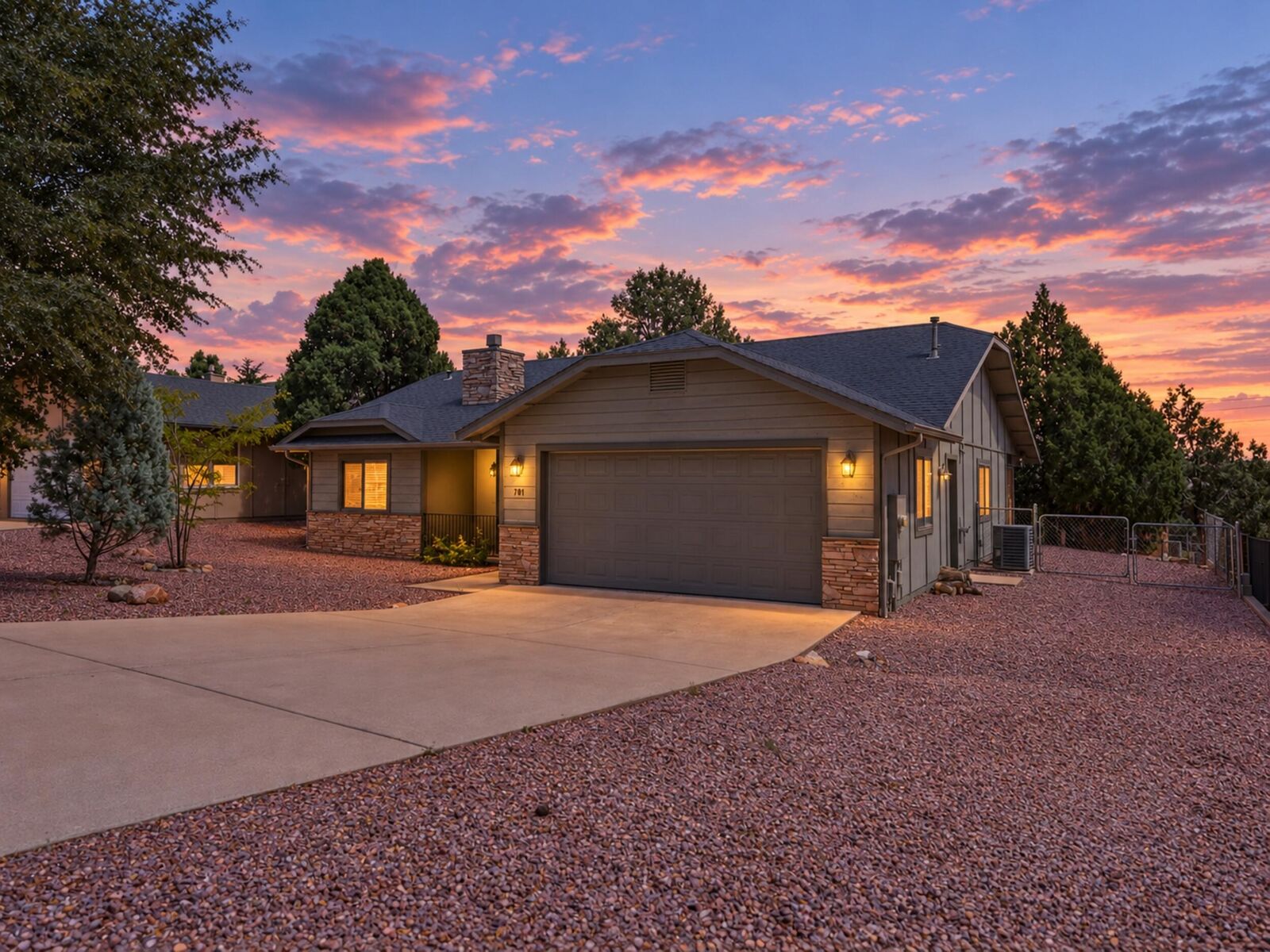 Property Photo: 701 W Sherwood Drive AZ 85541