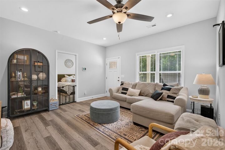 Property Photo:  508 Willow Road  NC 28147 