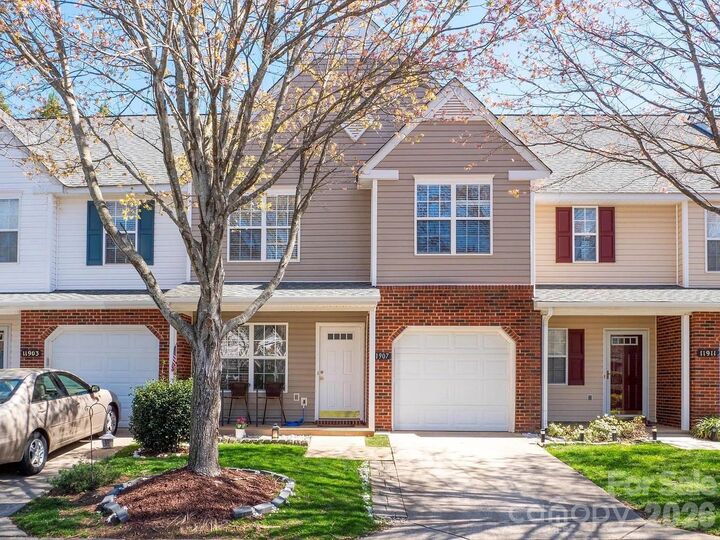 Property Photo:  11907 Maria Ester Court  NC 28277 
