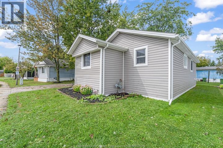 Property Photo:  152 Dana Drive  ON N8M 2A5 