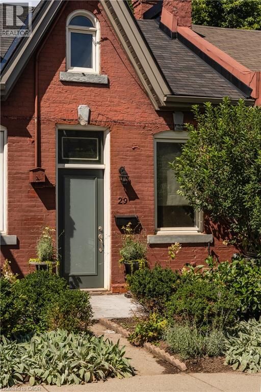 Property Photo:  29 Steven Street  ON L8L 5N4 