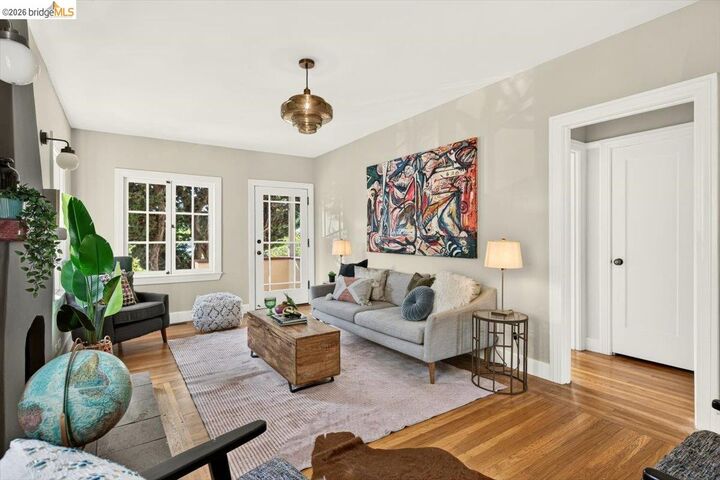 Property Photo:  935 Evelyn Ave  CA 94706 