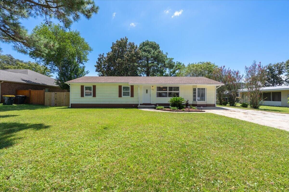 Property Photo:  222 NW Moriarty Street  FL 32548 