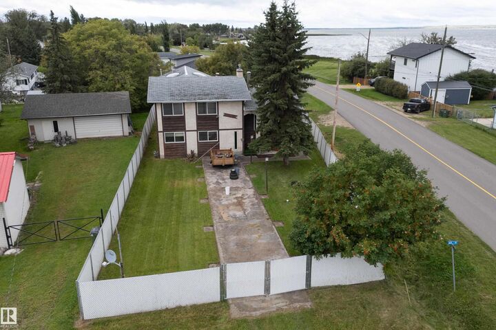Property Photo: 5039 64 Street AB T0E 0A0