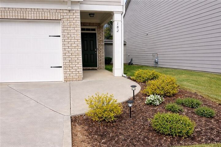 Property Photo:  182 Woodhouse Circle  GA 30102 