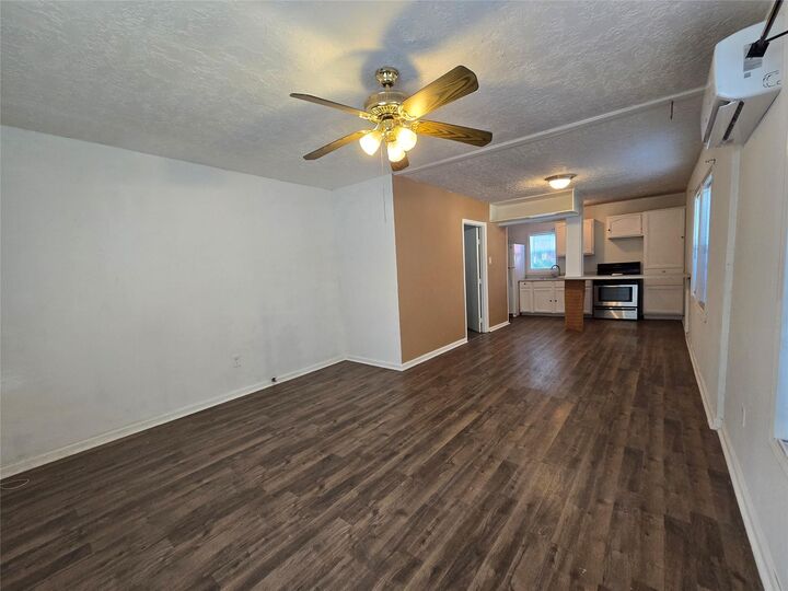 Property Photo:  4415 McKinney Street B  TX 77023 