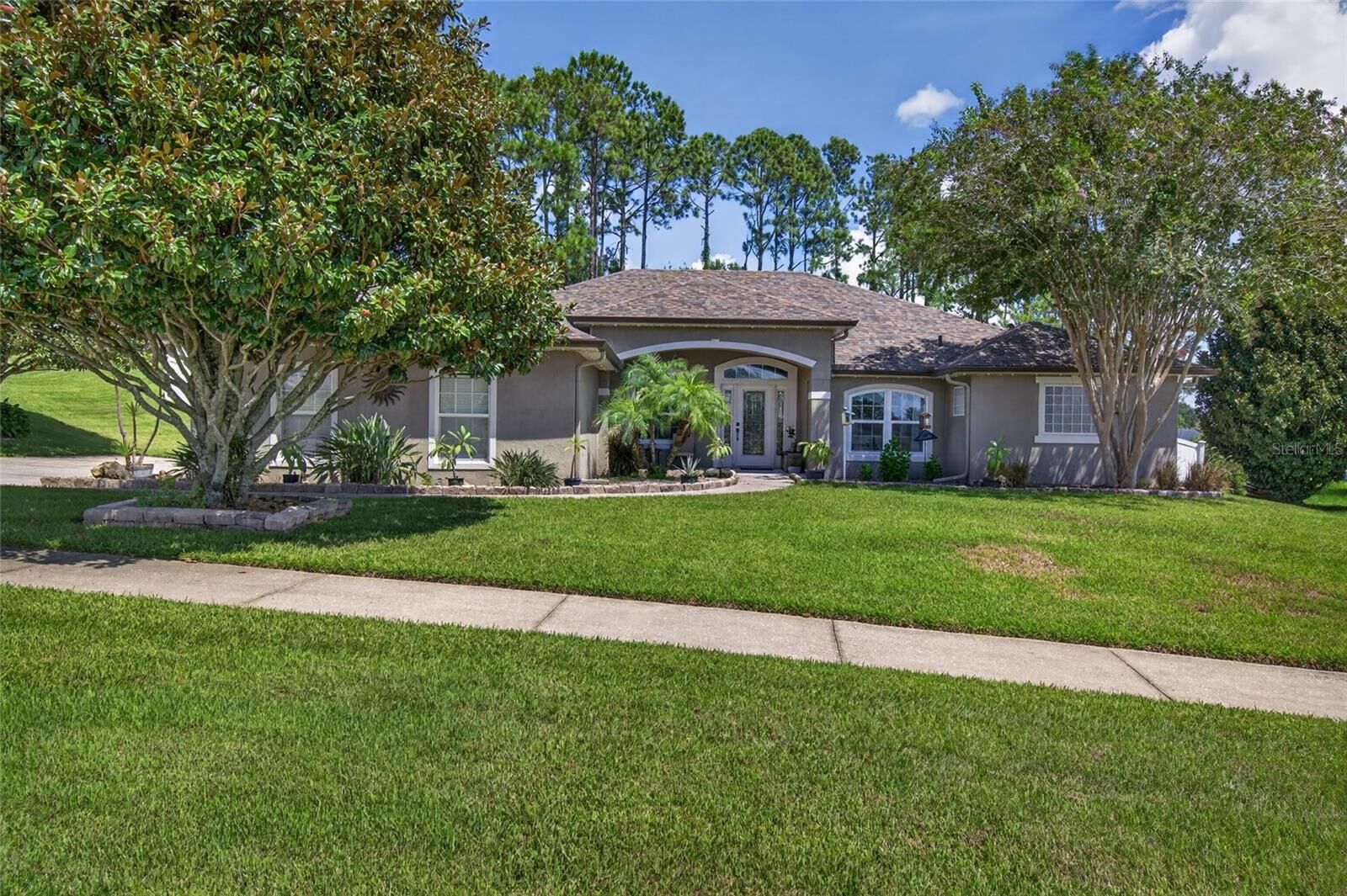 Property Photo: 12902 Colonnade Circle FL 34711